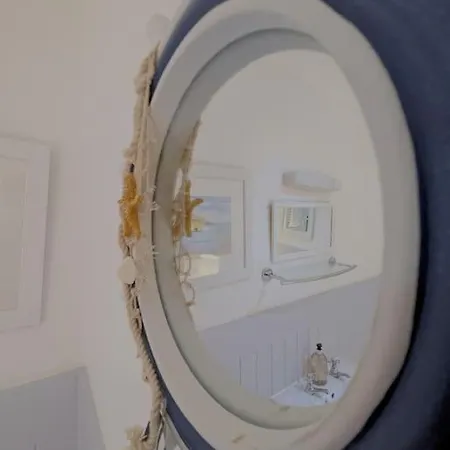 Fistral Beachside Escape - Dramatic Ocean Views Apartment *