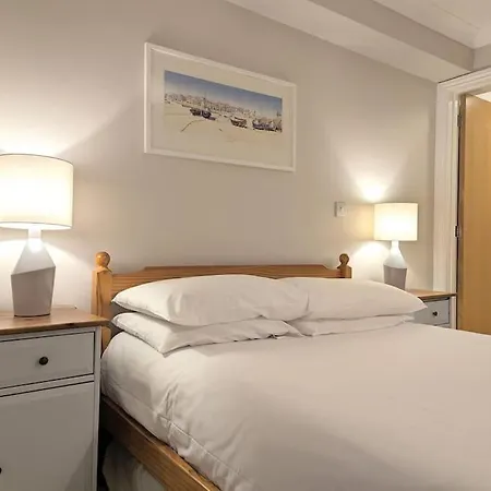 Fistral Beachside Escape - Dramatic Ocean Views