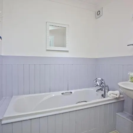 Apartment Fistral Beachside Escape - Dramatic Ocean Views *