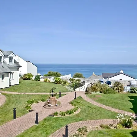 Apartment Fistral Beachside Escape - Dramatic Ocean Views *